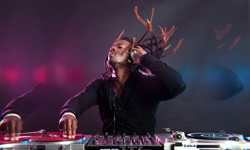 DJ